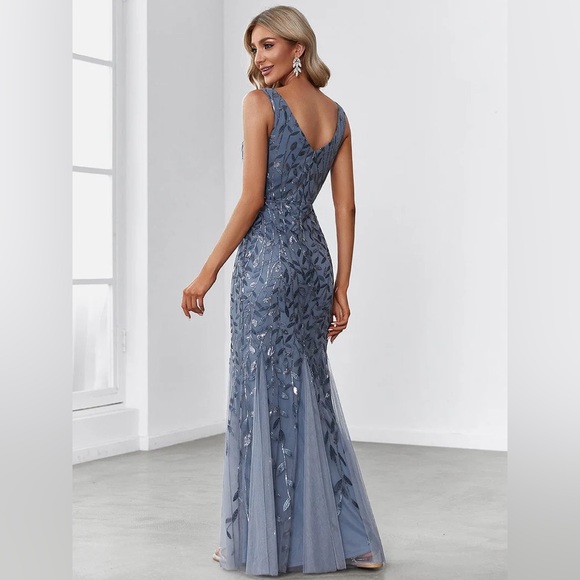 Dusty navy fishtail sequined evening gown brand new size 2 - Picture 2 of 2